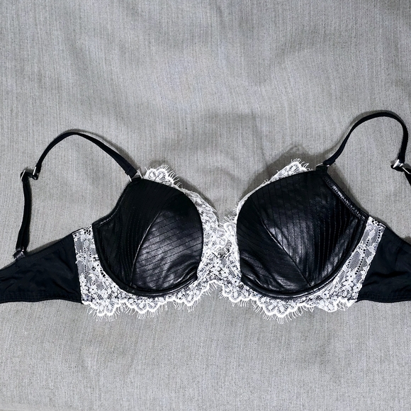 Victoria Secret Very Sexy Lined Plunge Bra - Picture 9 of 9